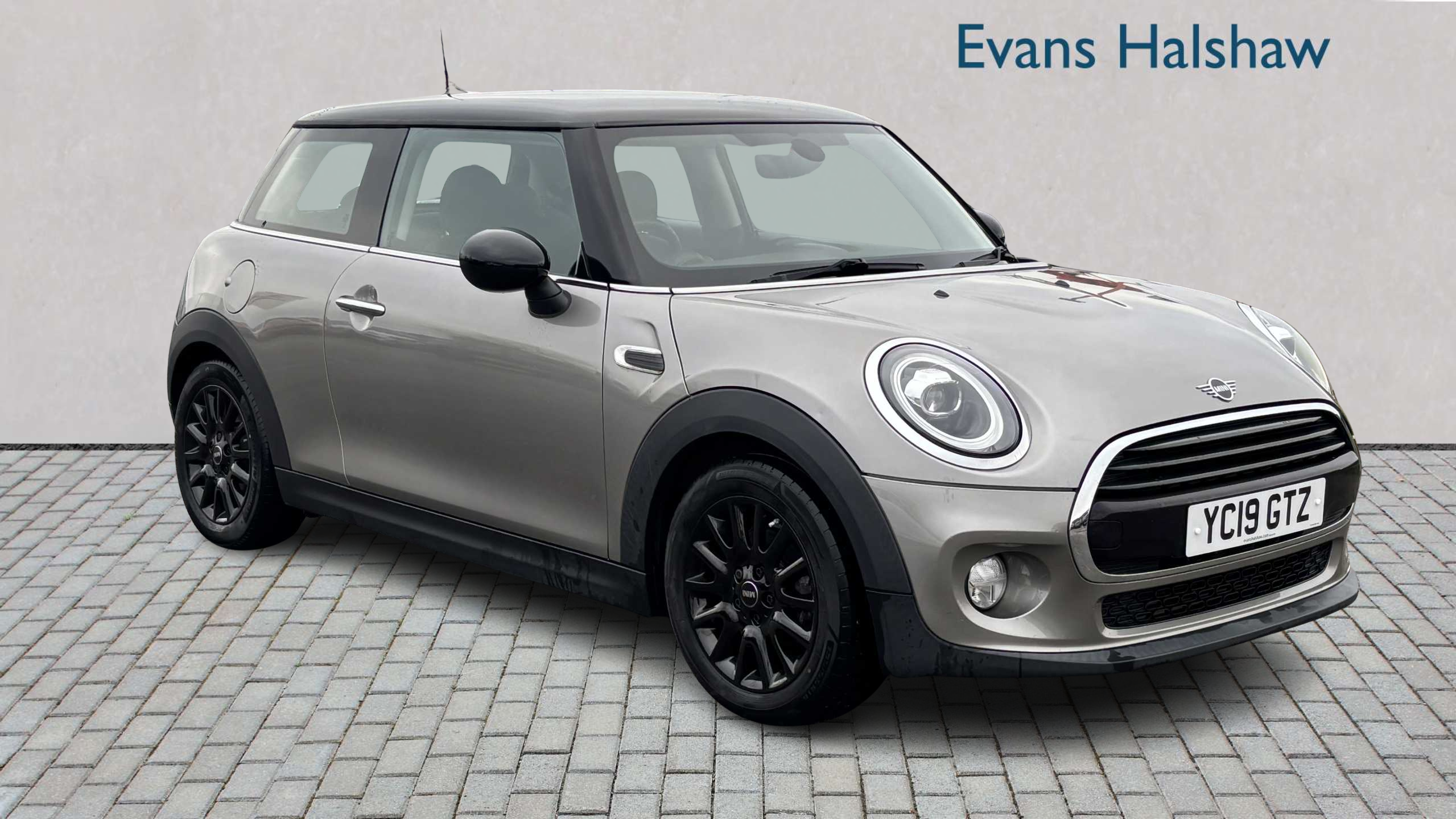 Main listing image - MINI Hatchback