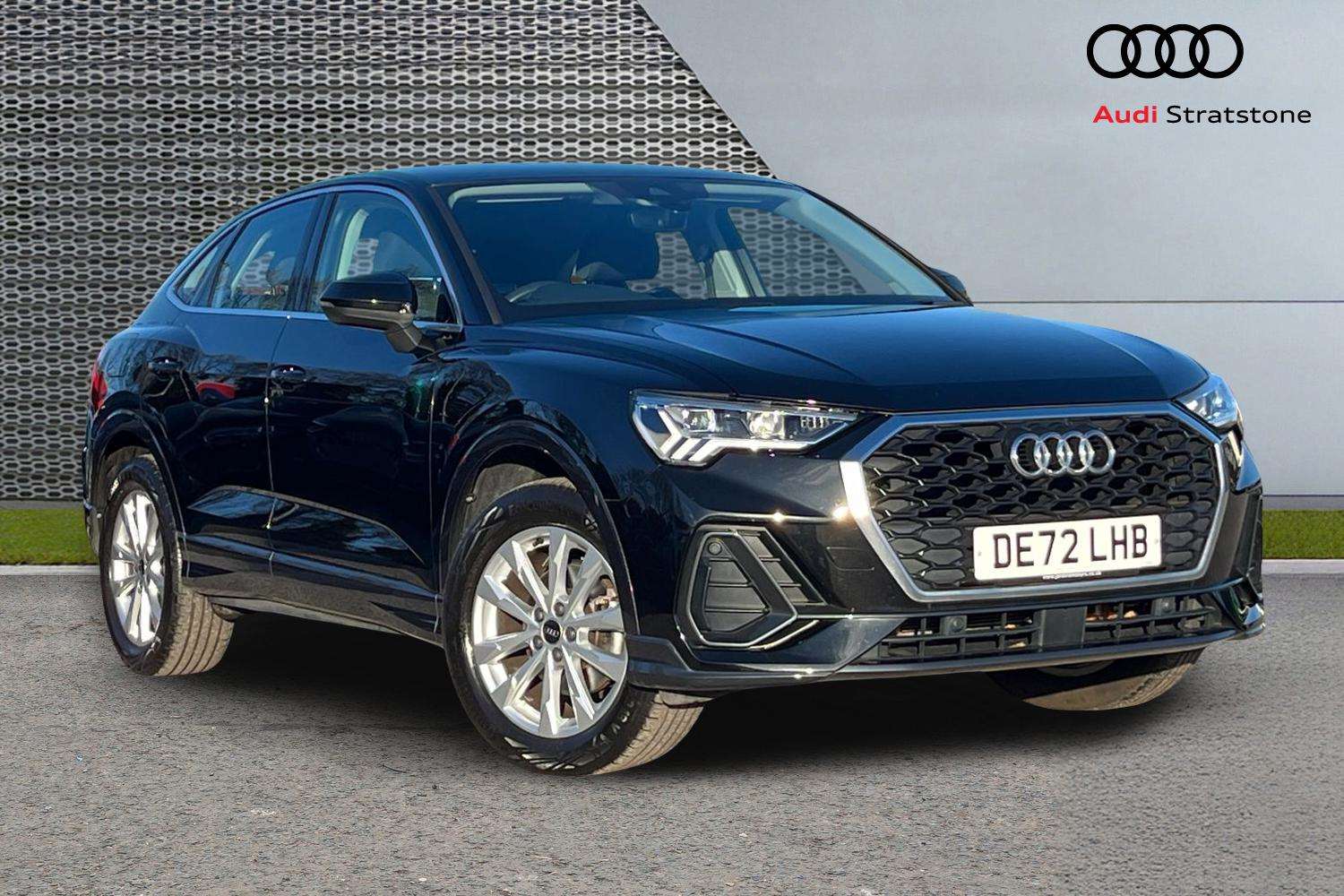 Main listing image - Audi Q3