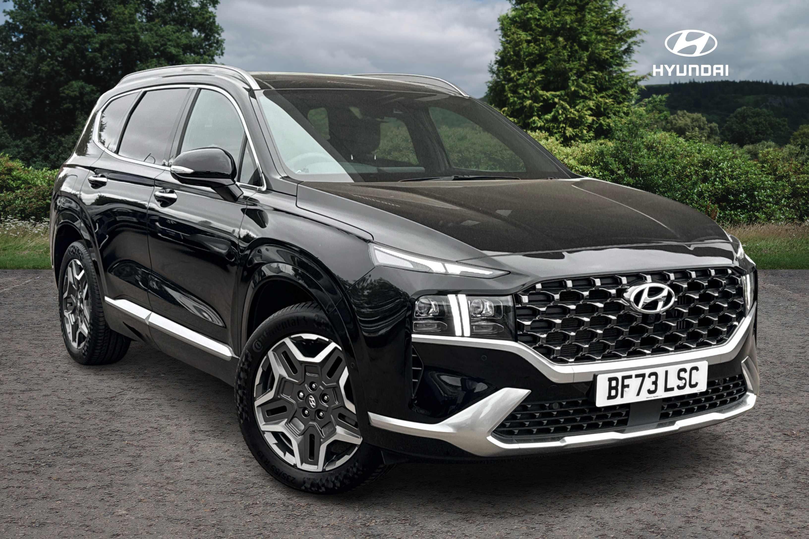 Main listing image - Hyundai Santa Fe