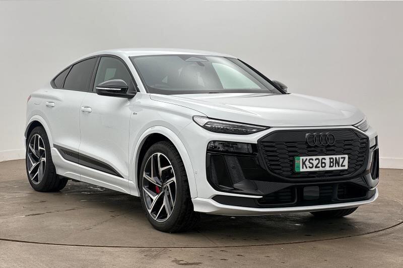 Main listing image - Audi Q6