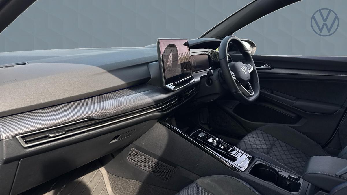 Main listing image - Volkswagen Golf Estate