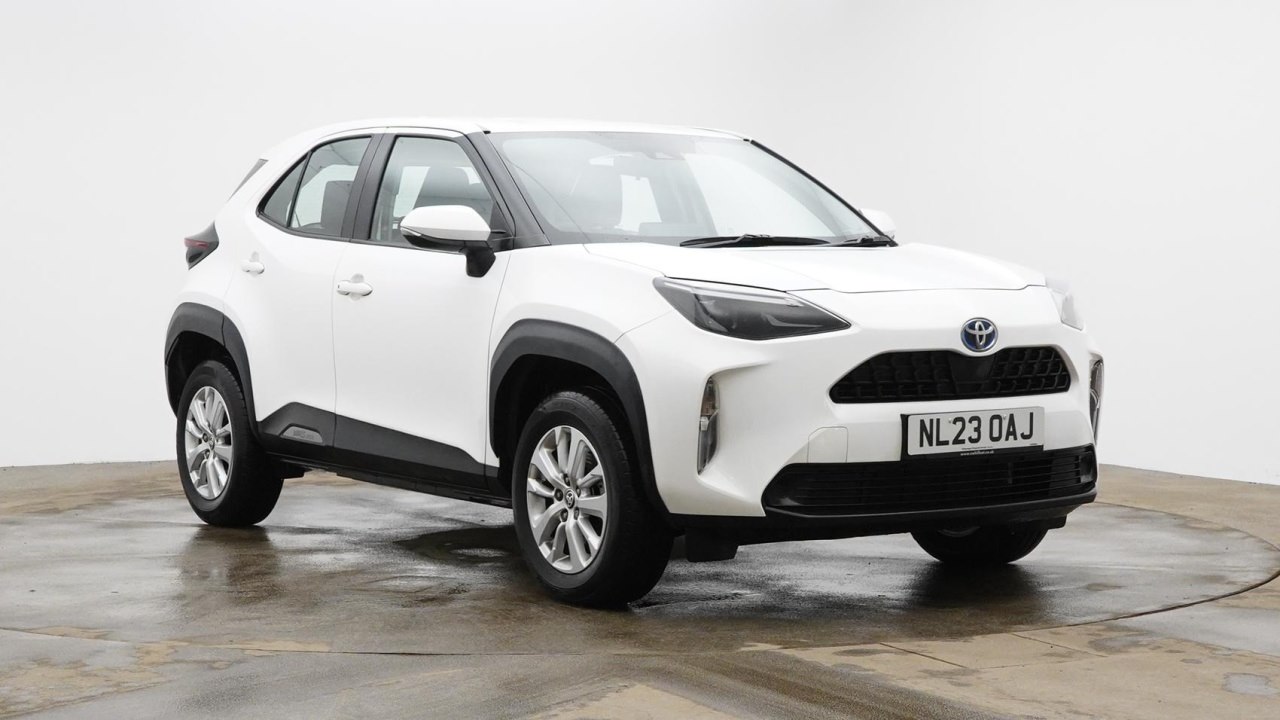 Main listing image - Toyota Yaris Cross