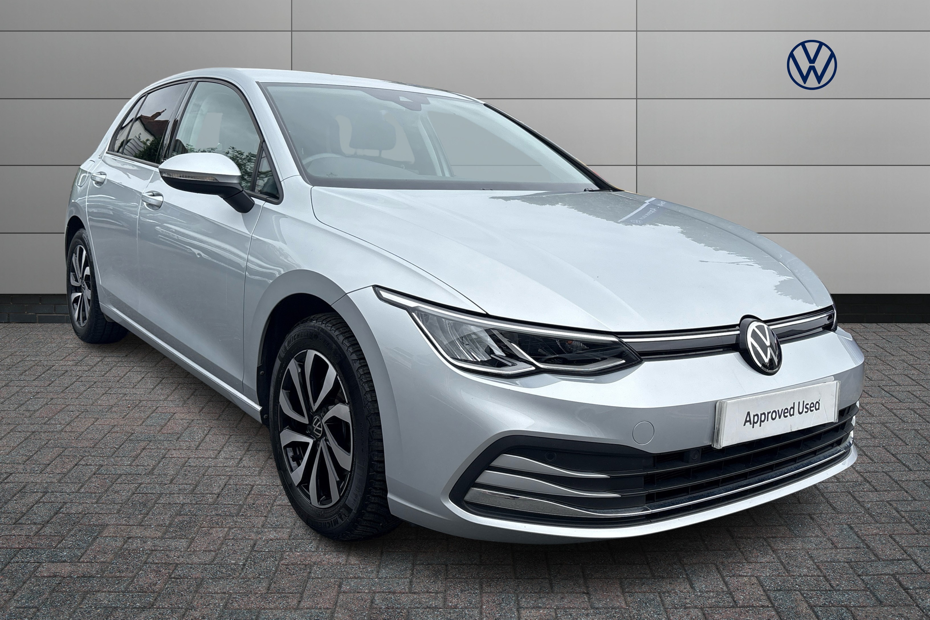 Main listing image - Volkswagen Golf