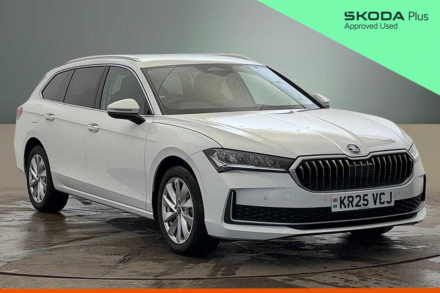 Main listing image - Skoda Superb Estate