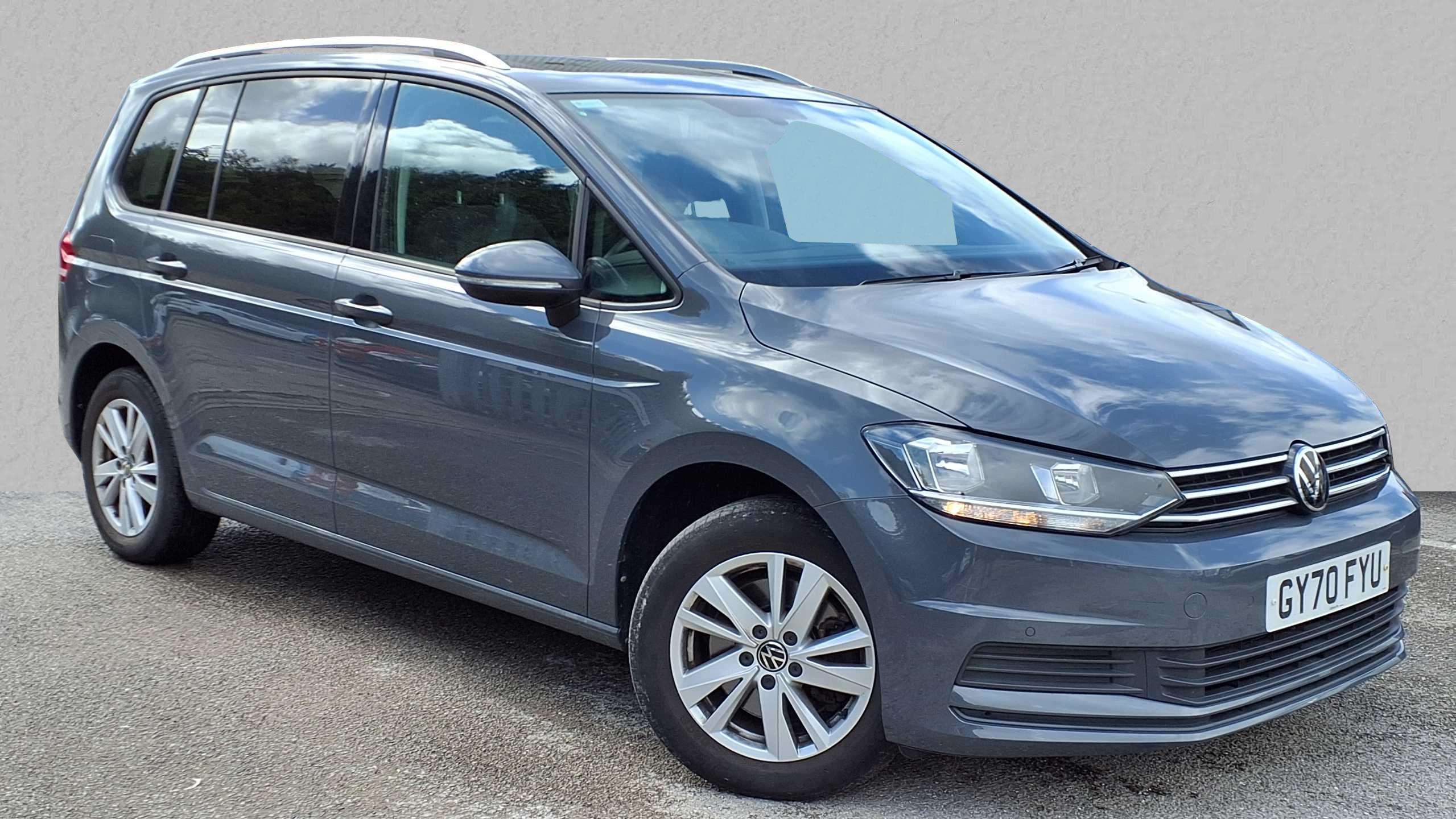 Main listing image - Volkswagen Touran