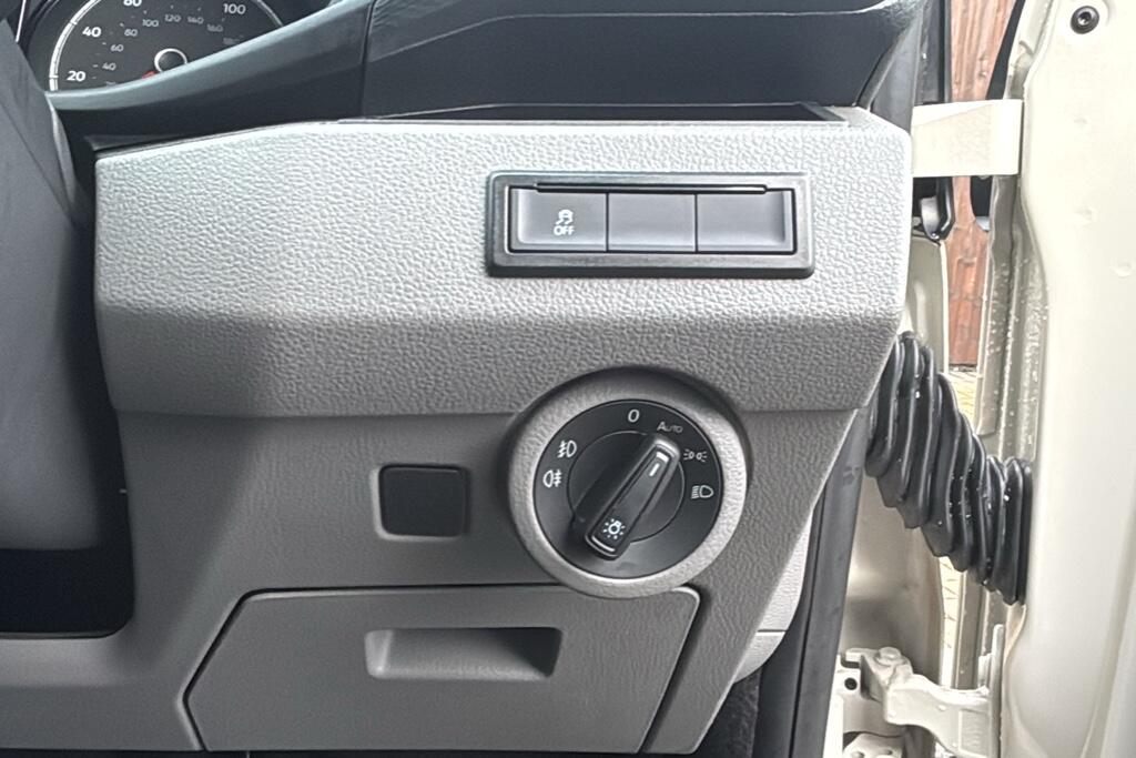 Main listing image - Volkswagen Transporter