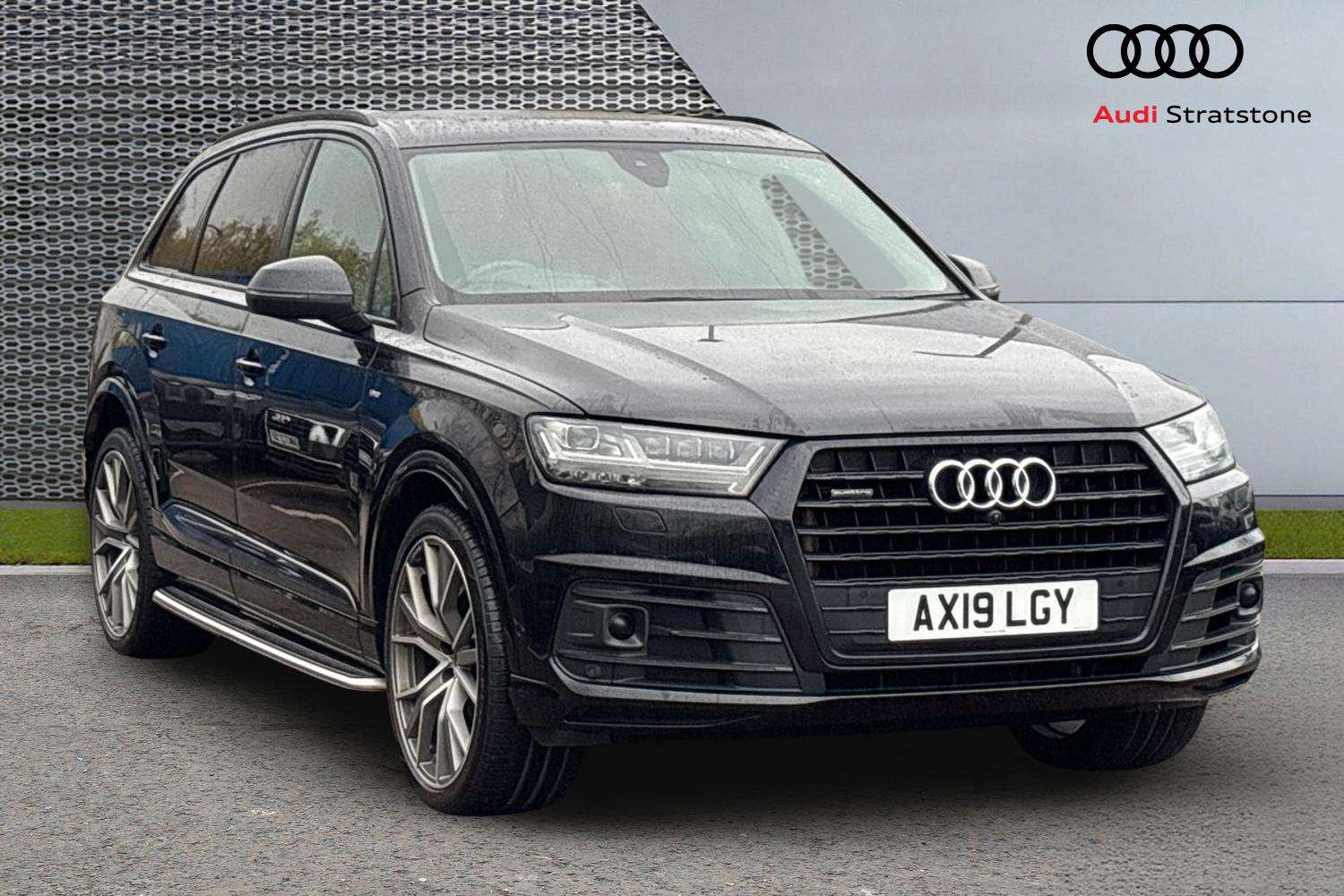Main listing image - Audi Q7