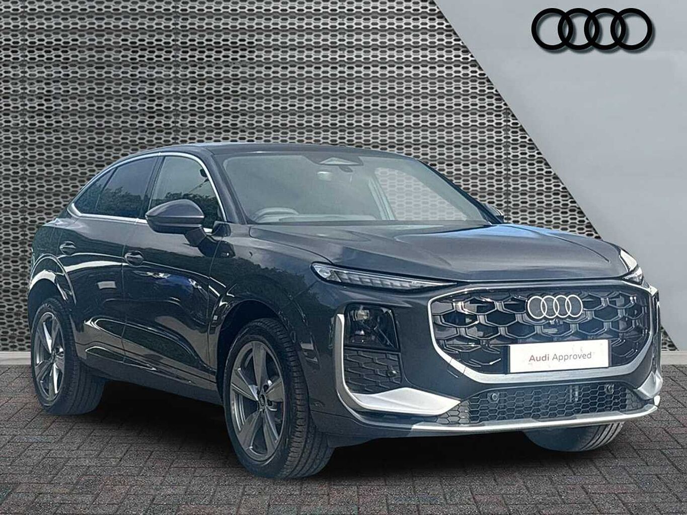 Main listing image - Audi Q3