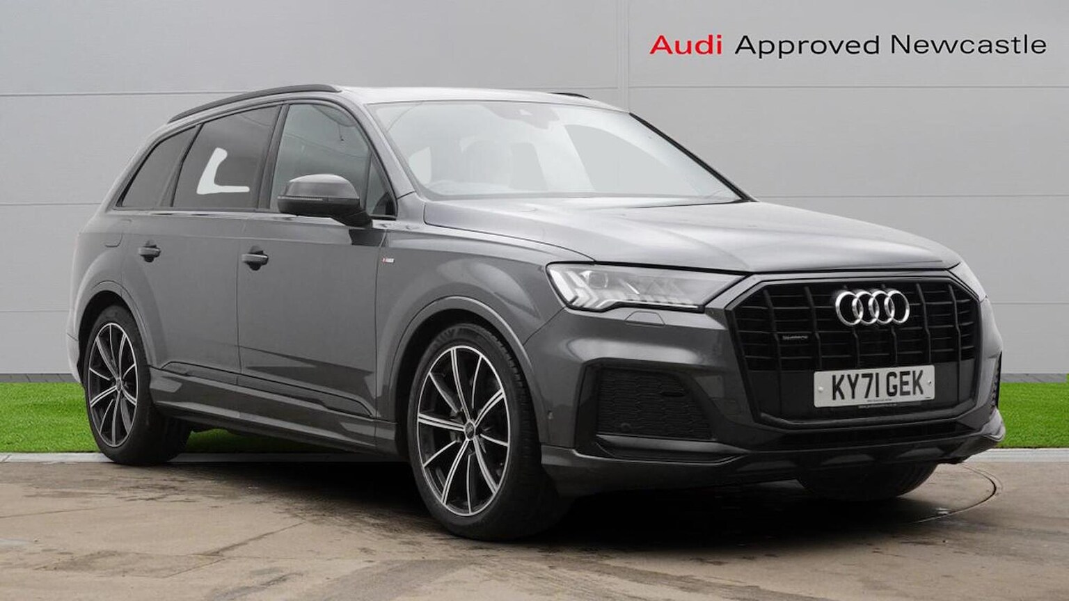 Main listing image - Audi Q7