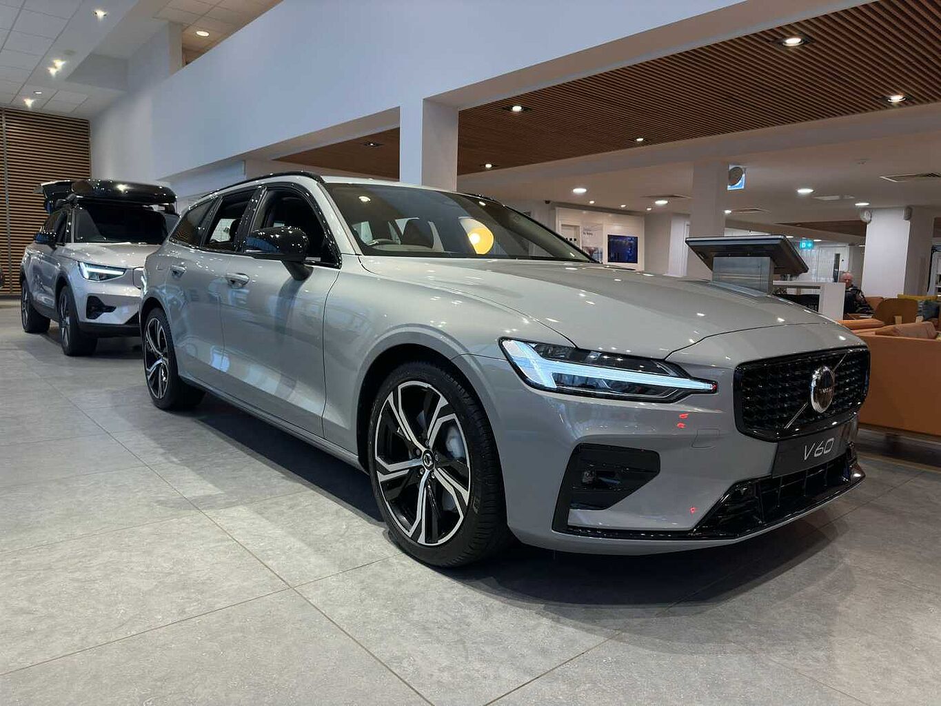 Main listing image - Volvo V60