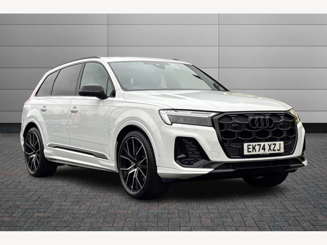 Main listing image - Audi Q7