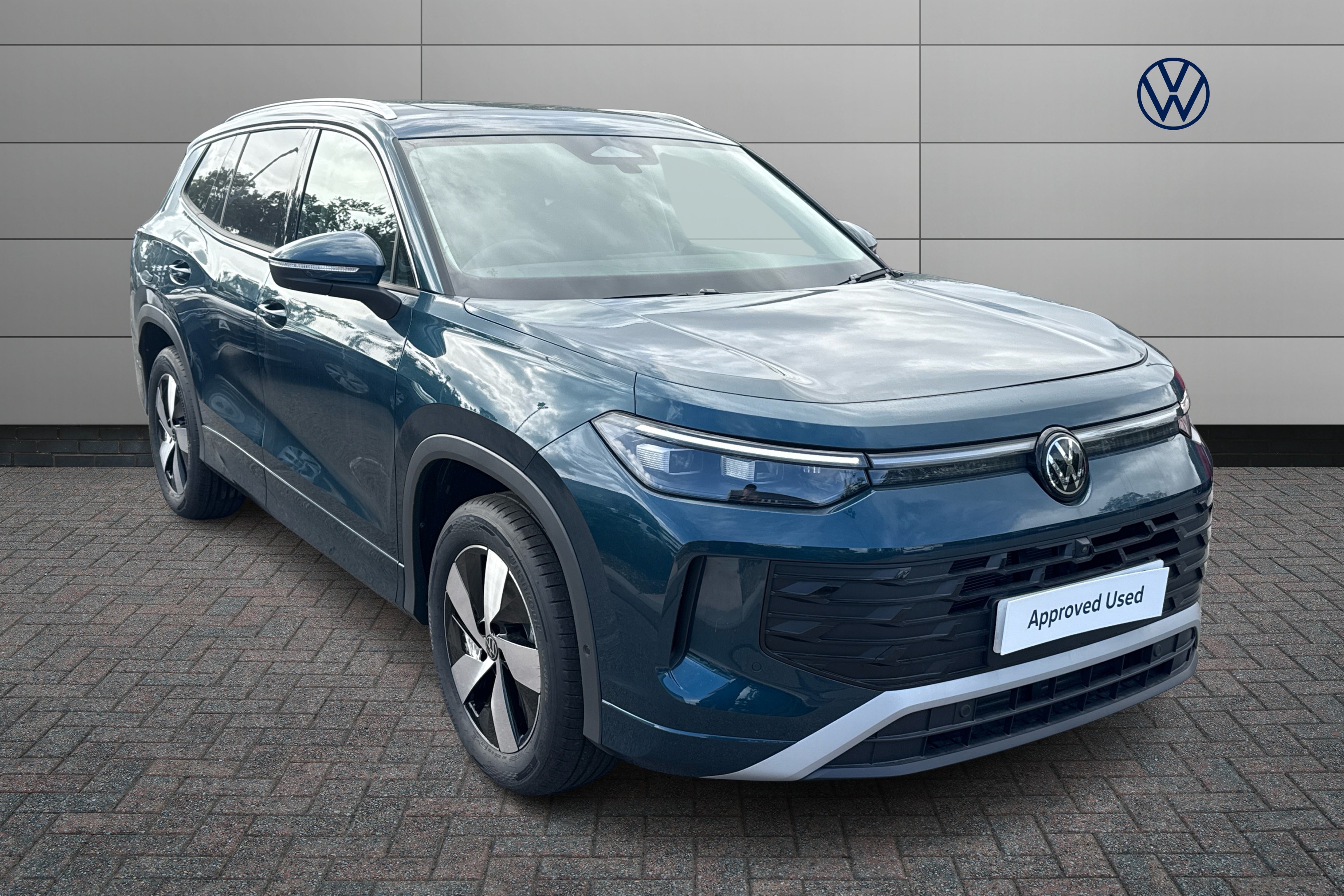 Main listing image - Volkswagen Tayron