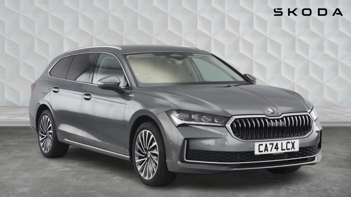 Main listing image - Skoda Superb Estate