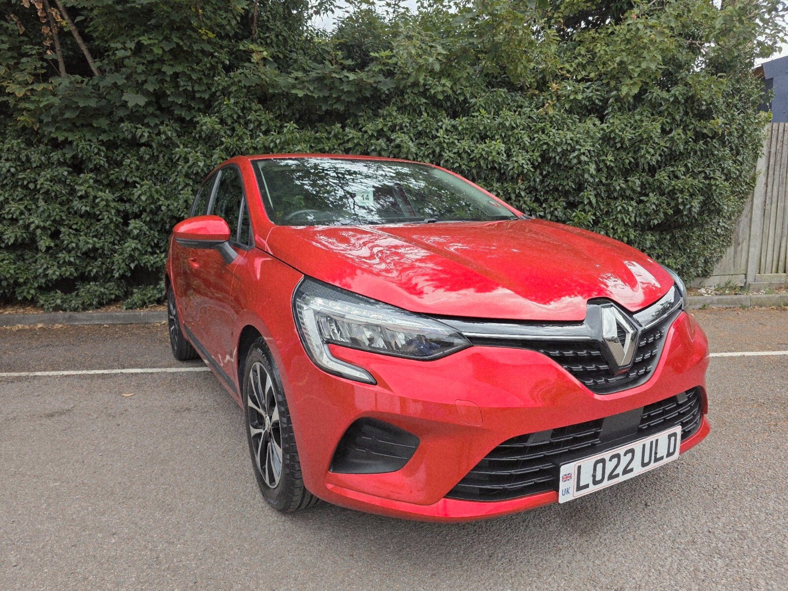 Main listing image - Renault Clio