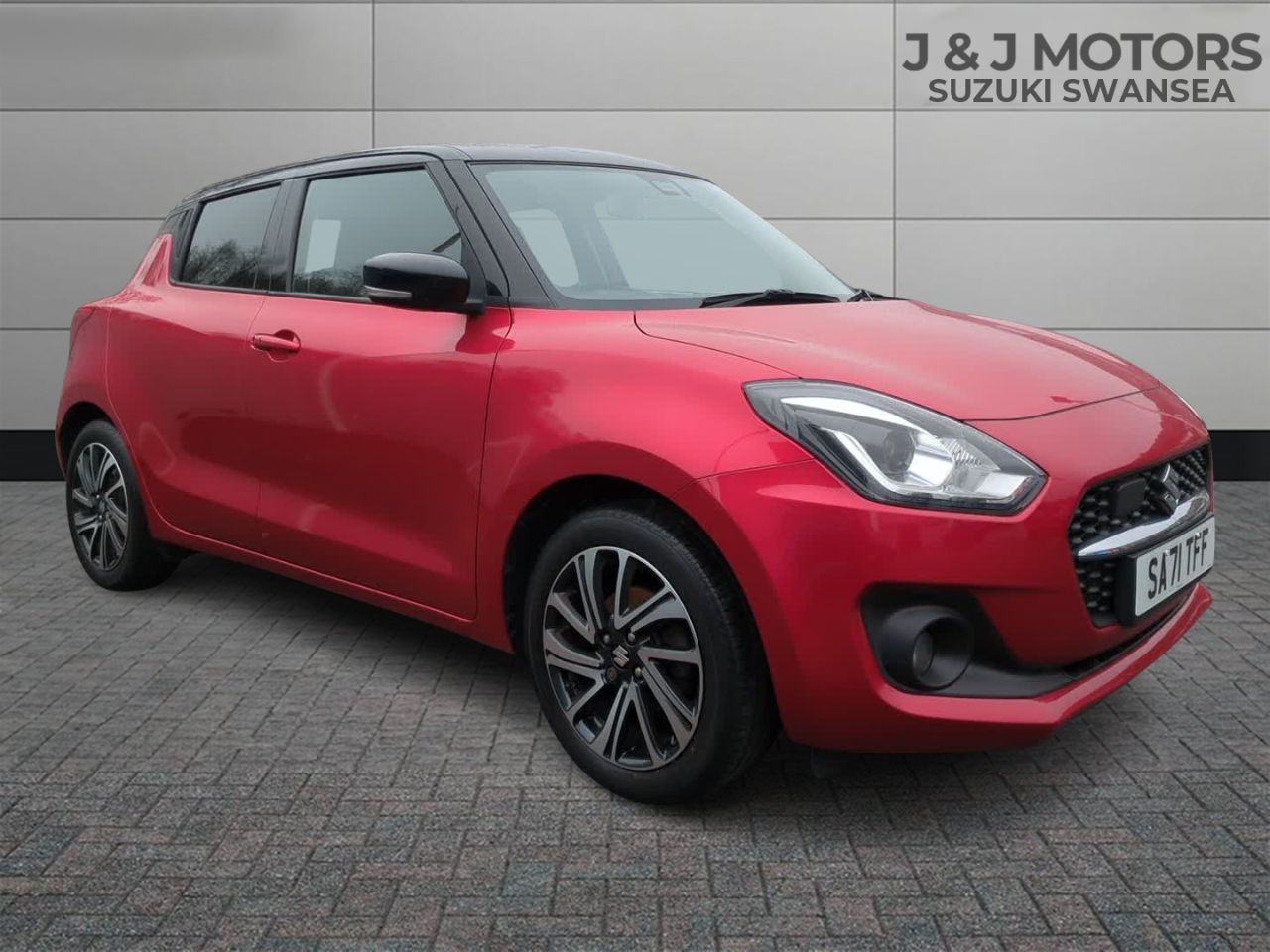 Main listing image - Suzuki Swift