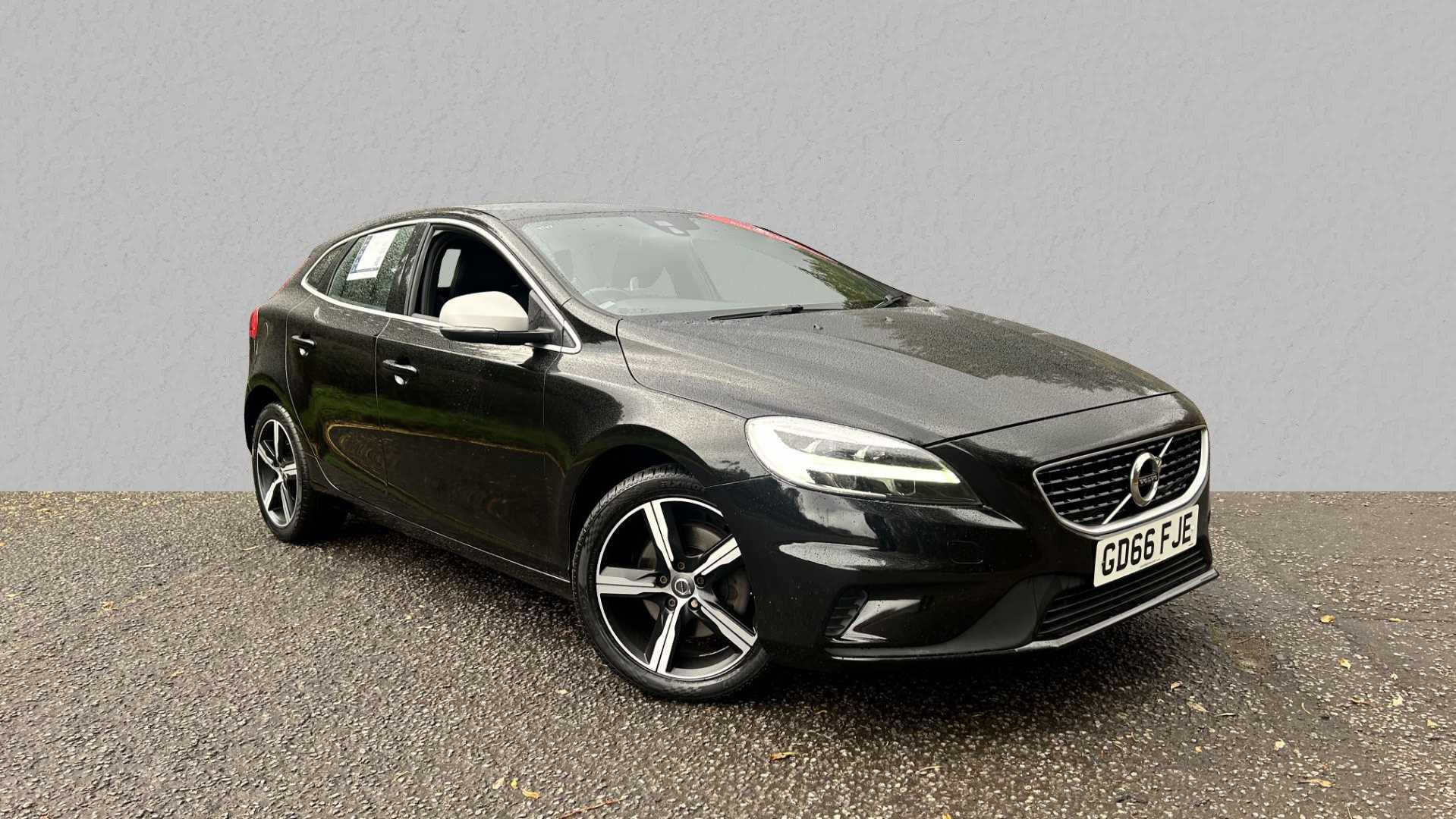 Main listing image - Volvo V40