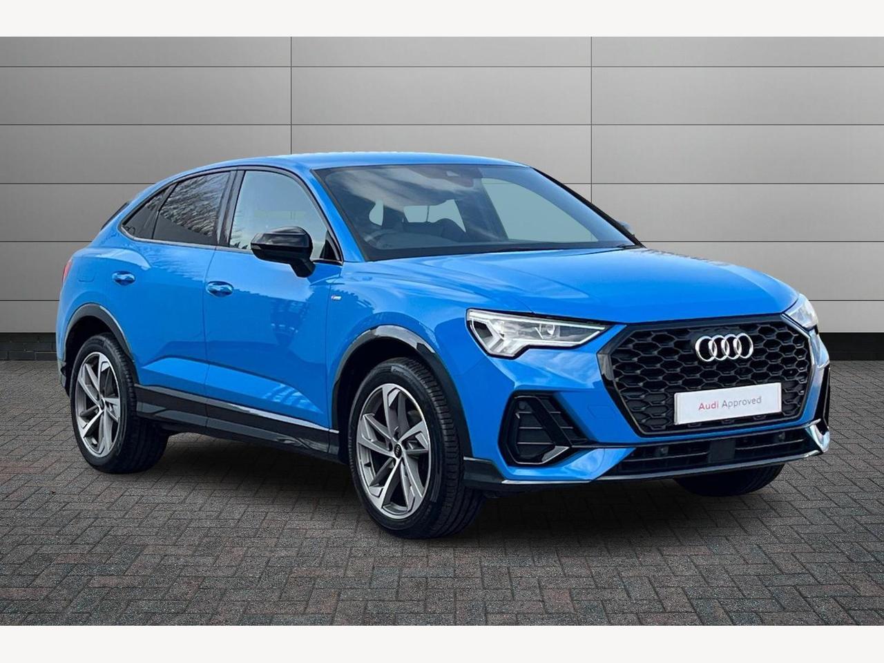 Main listing image - Audi Q3