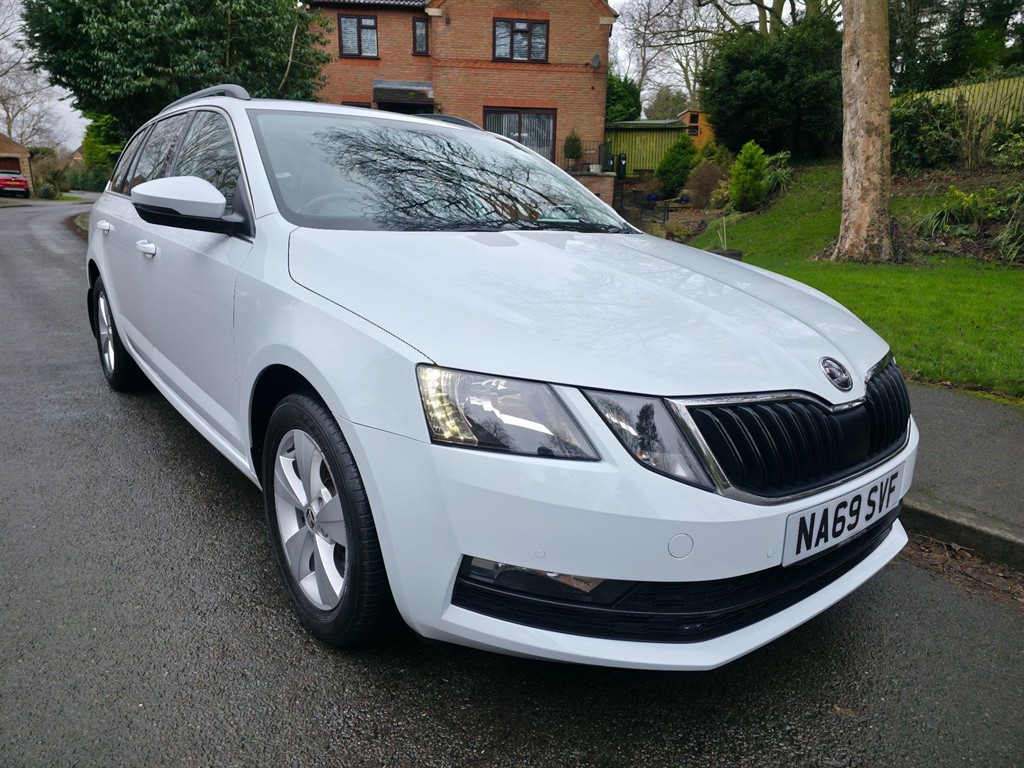 Main listing image - Skoda Octavia Estate