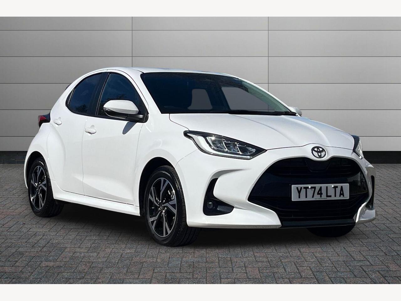 Main listing image - Toyota Yaris