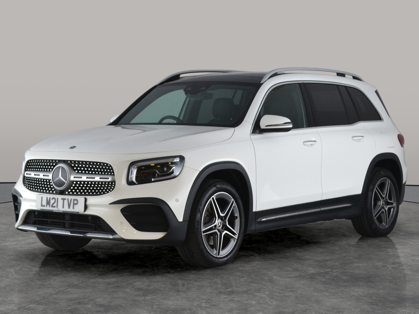 Main listing image - Mercedes-Benz GLB