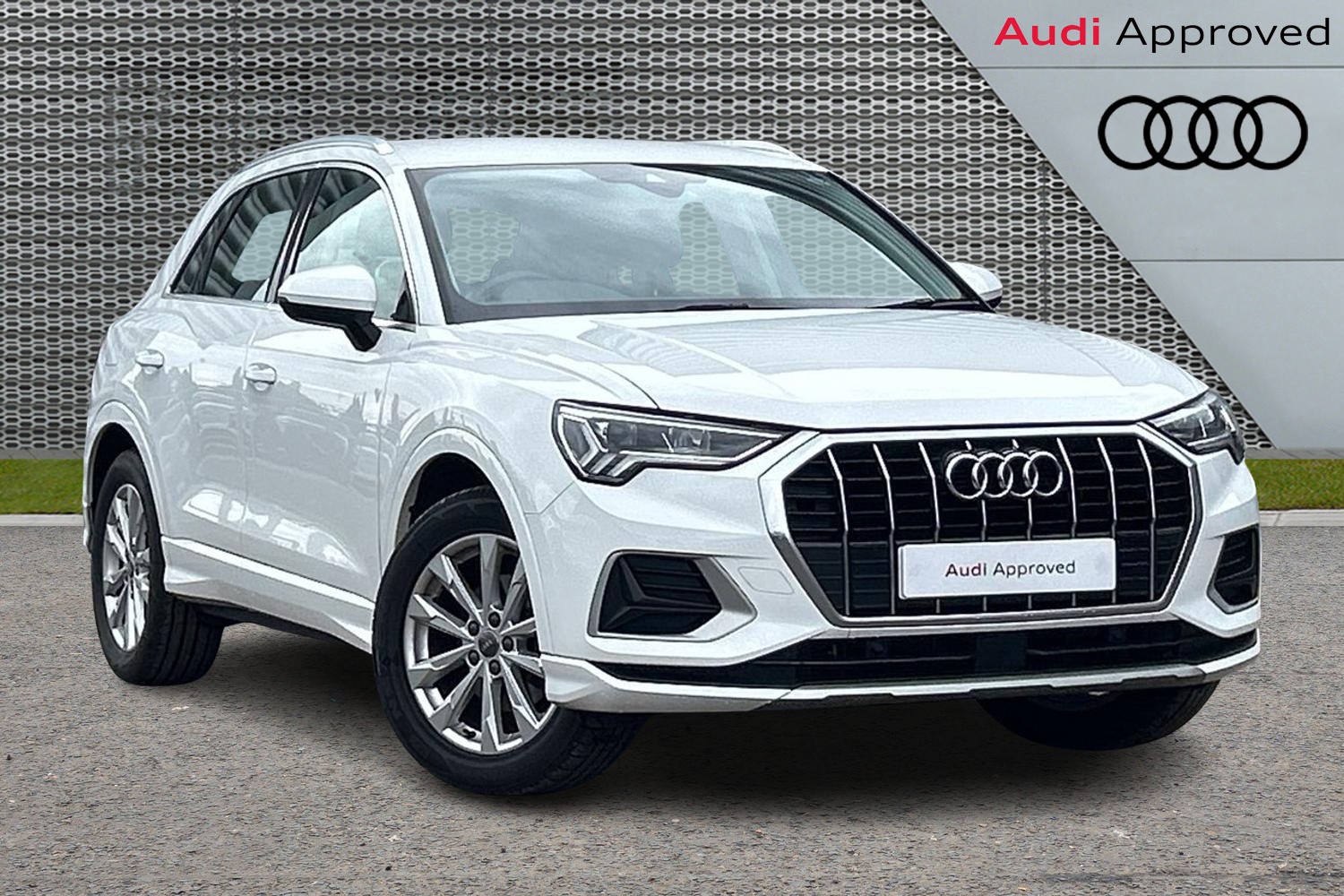 Main listing image - Audi Q3