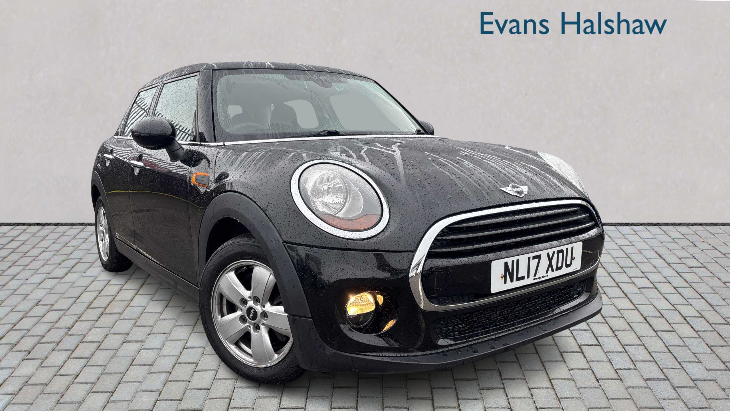 Main listing image - MINI Hatchback 5dr