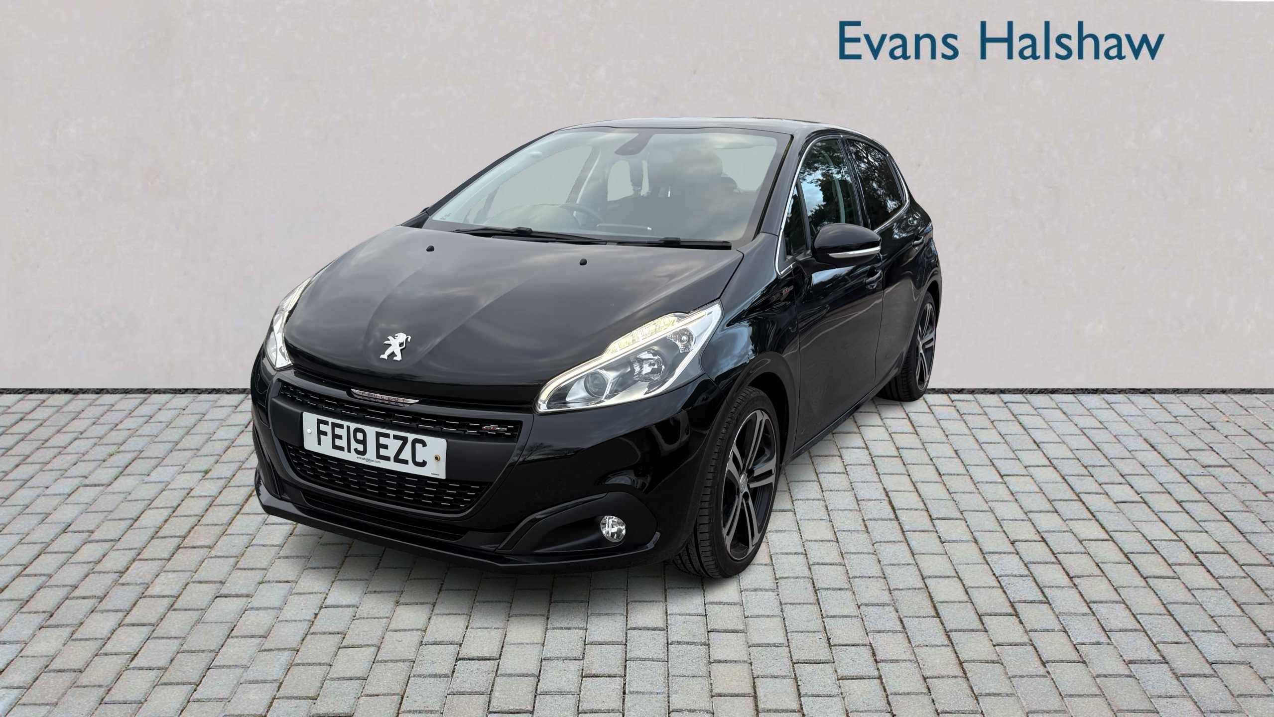 Main listing image - Peugeot 208