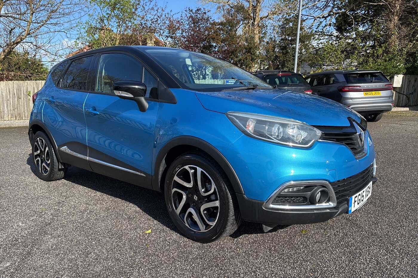 Main listing image - Renault Captur