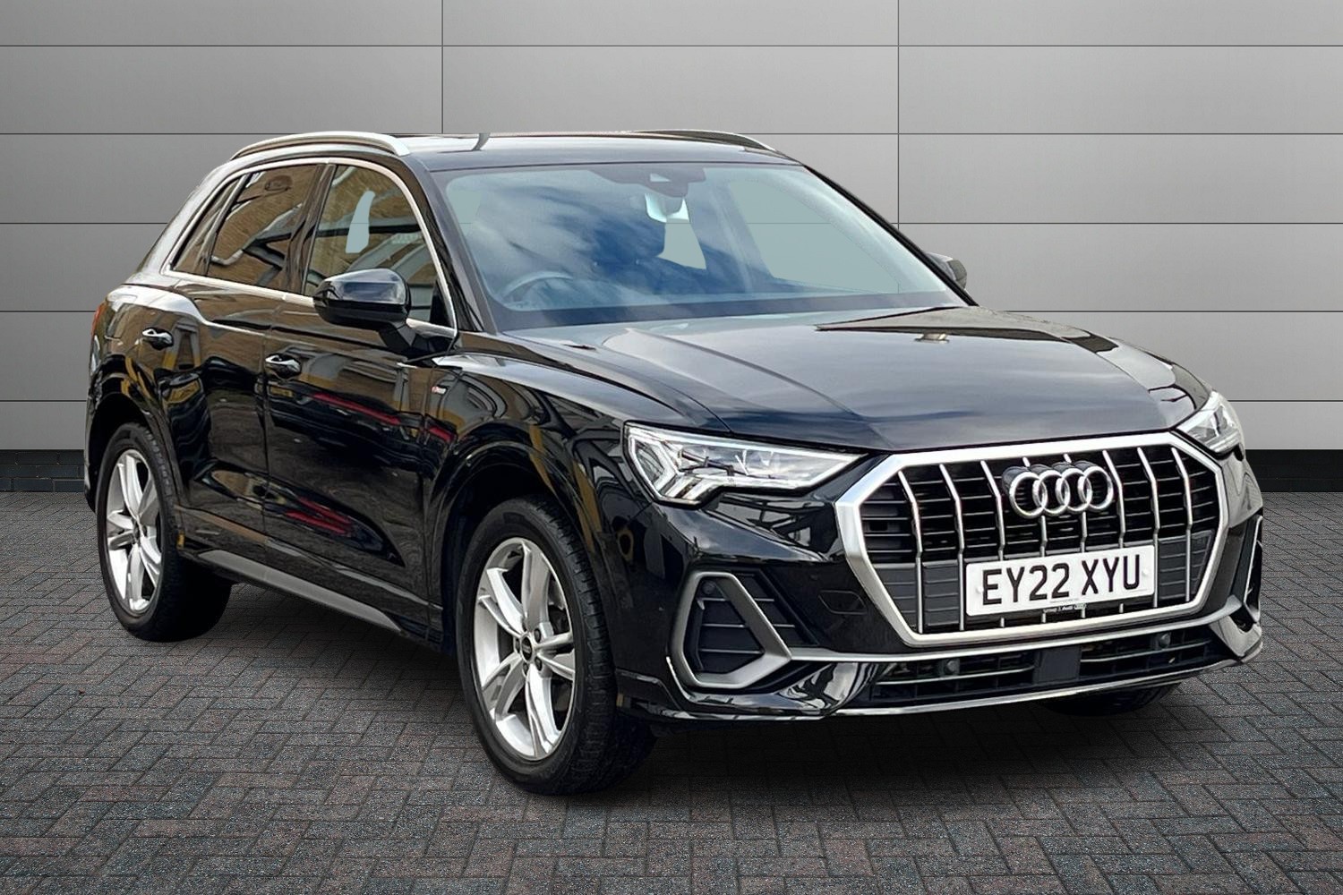 Main listing image - Audi Q3