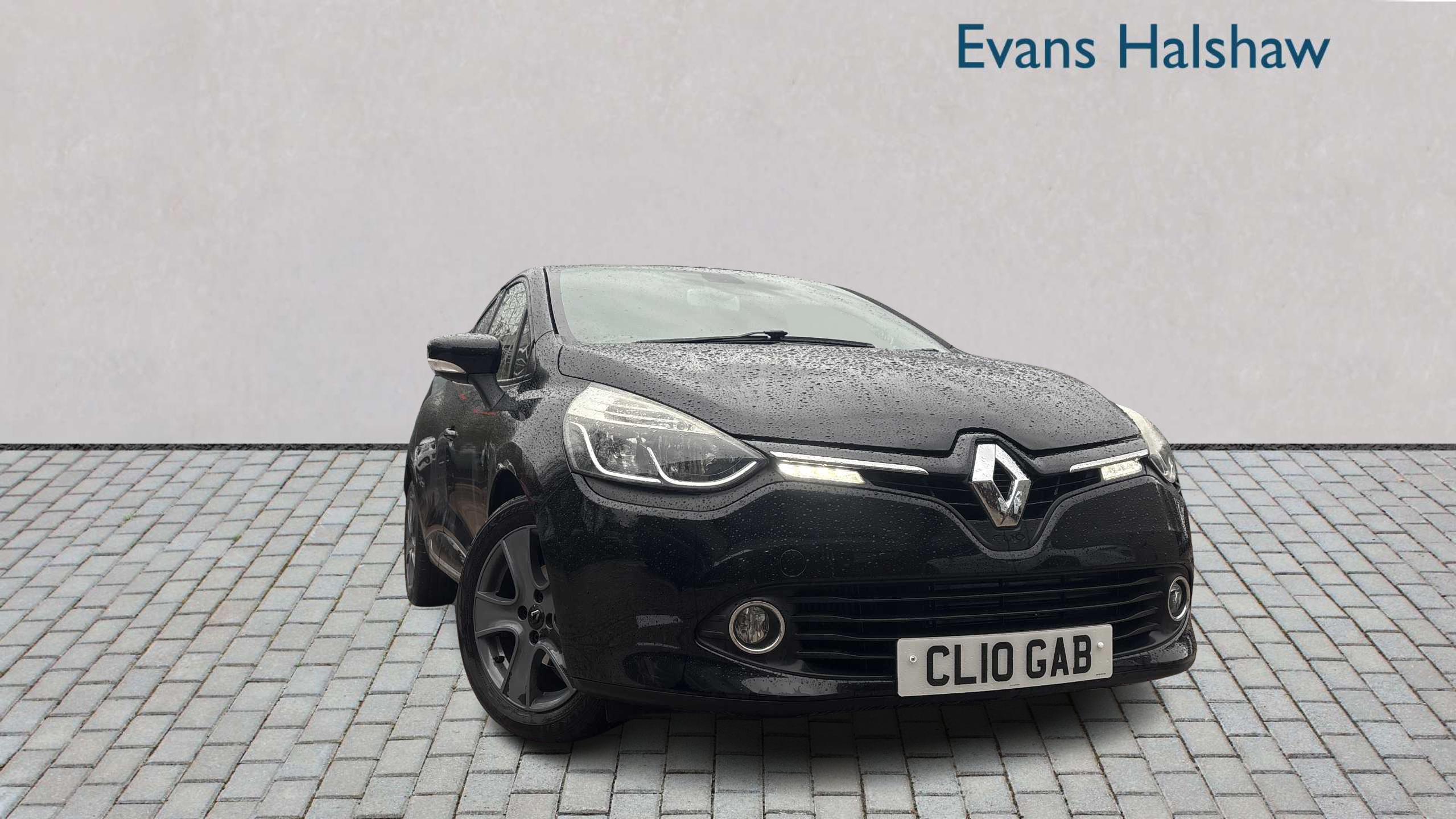 Main listing image - Renault Clio