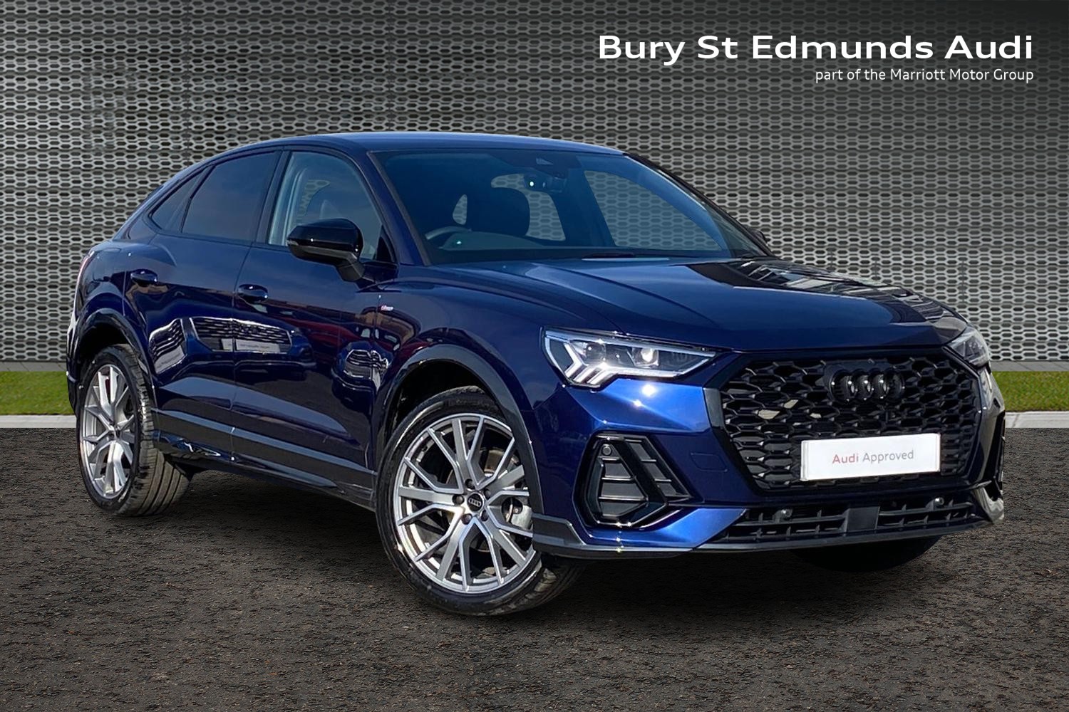 Main listing image - Audi Q3