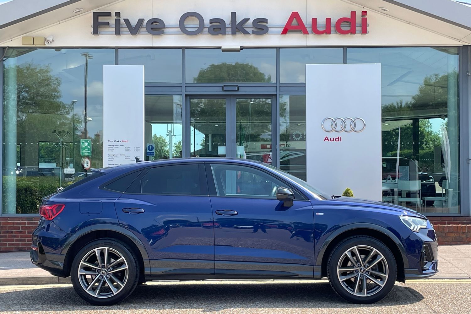 Main listing image - Audi Q3