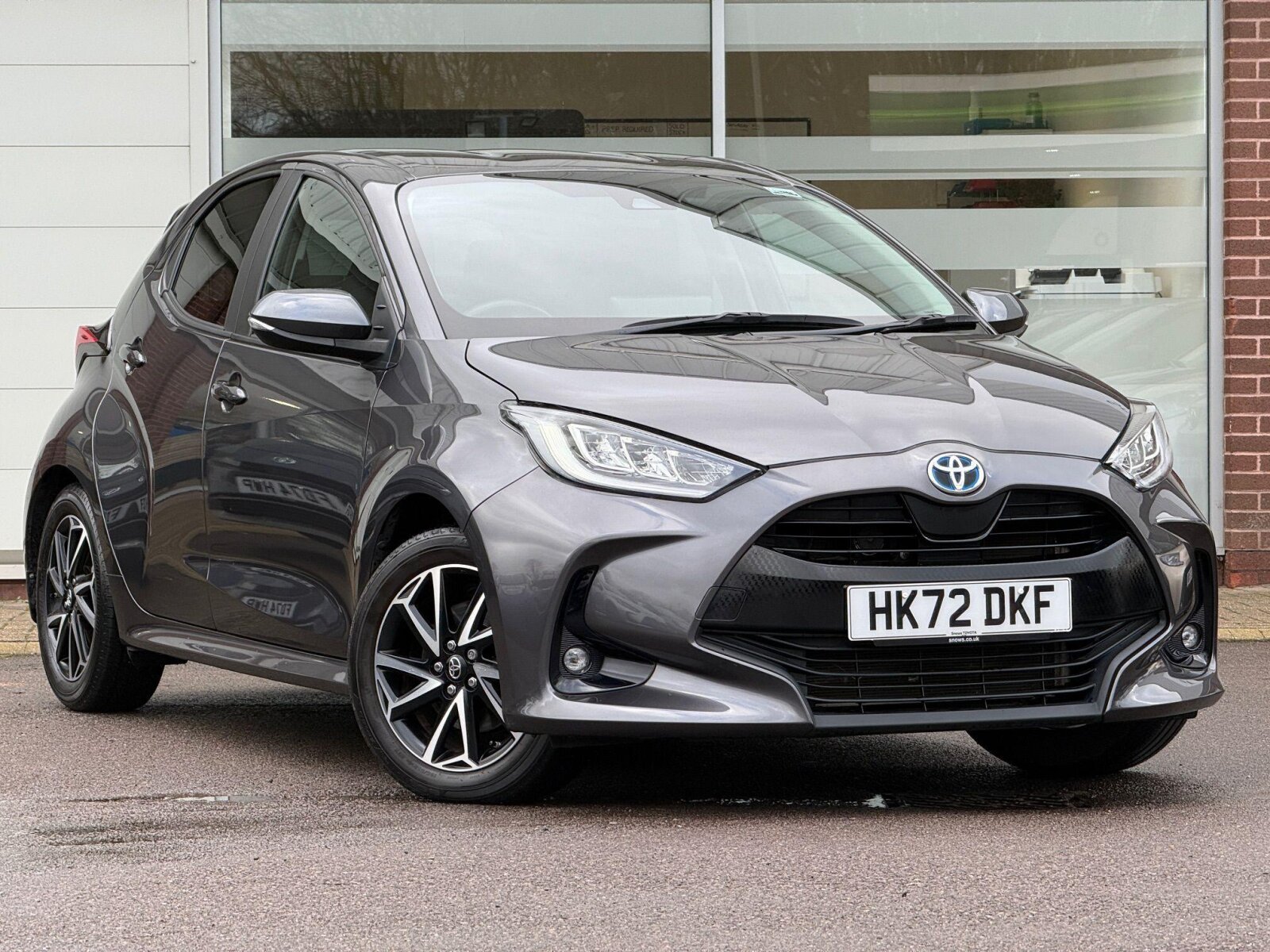 Main listing image - Toyota Yaris