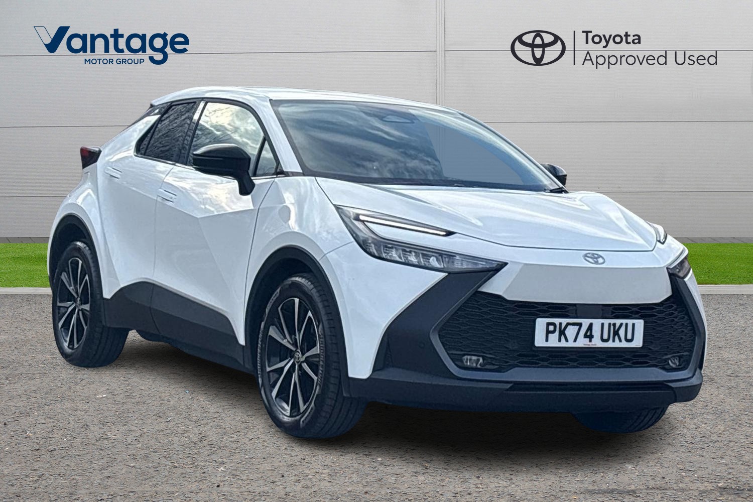 Main listing image - Toyota C-HR