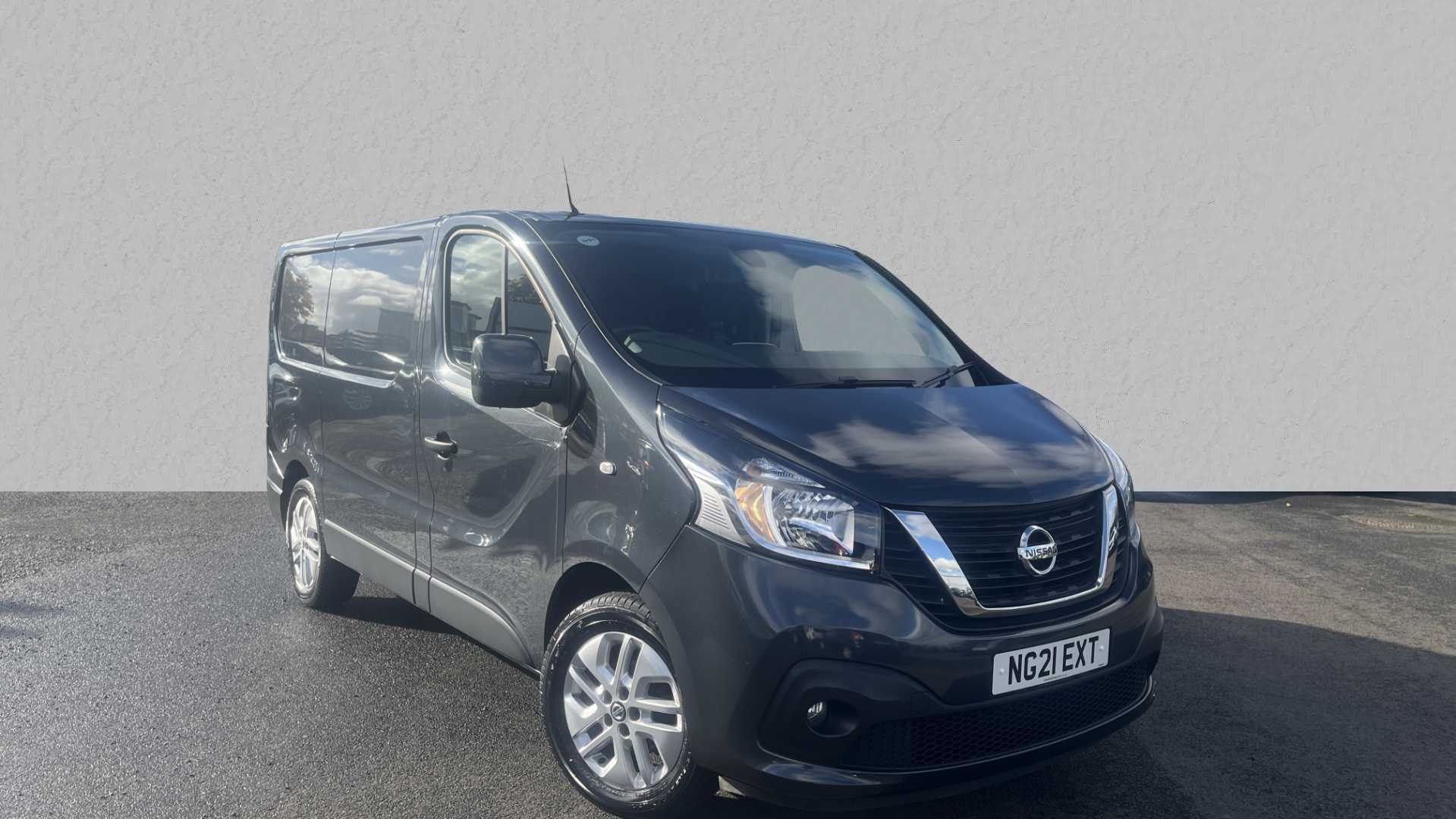 Main listing image - Nissan NV300