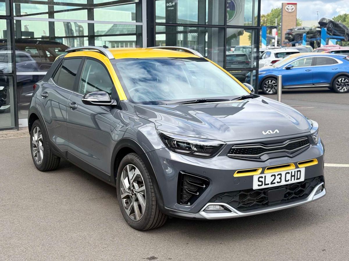 Main listing image - Kia Stonic