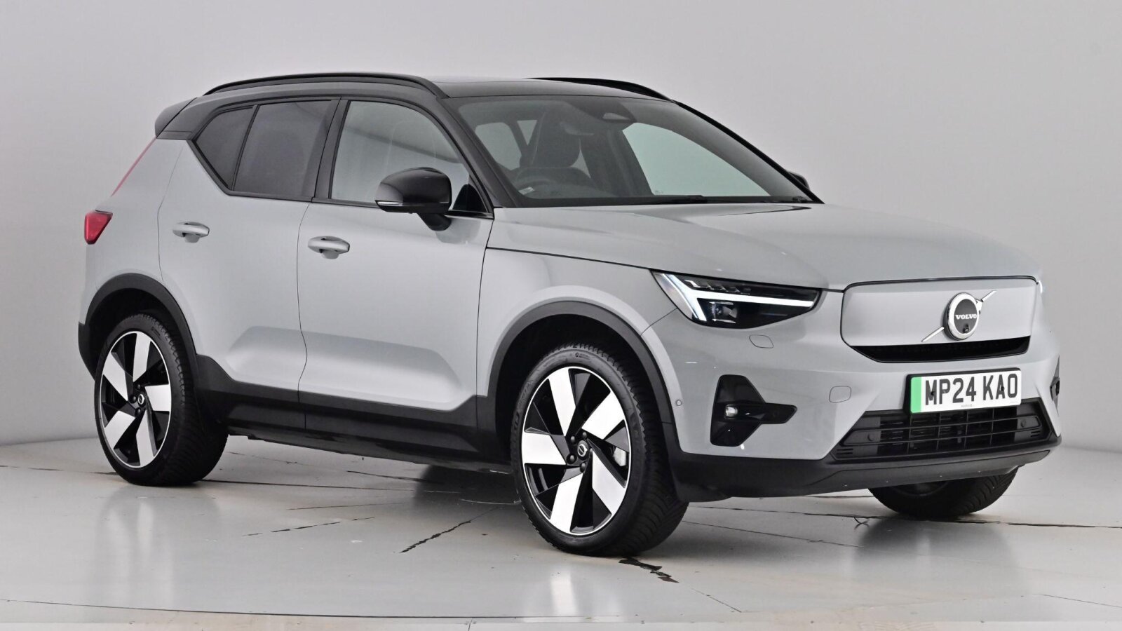Main listing image - Volvo XC40 Recharge