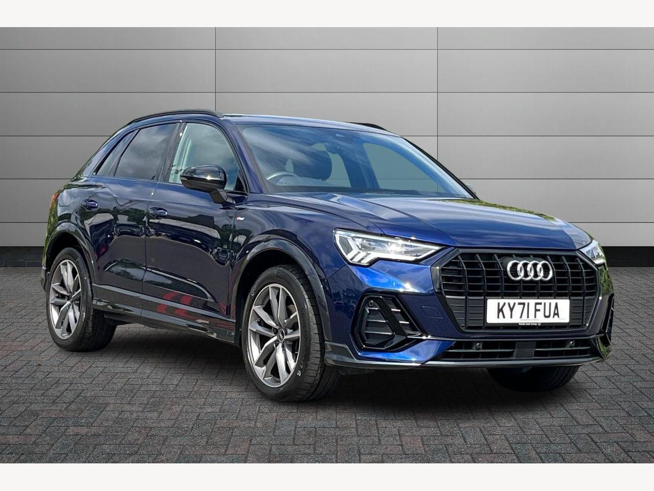 Main listing image - Audi Q3