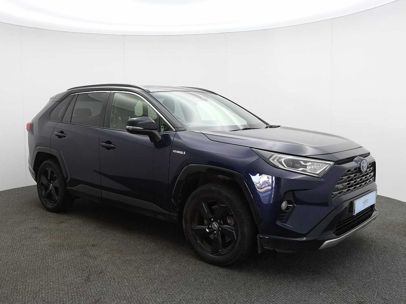 Main listing image - Toyota RAV4