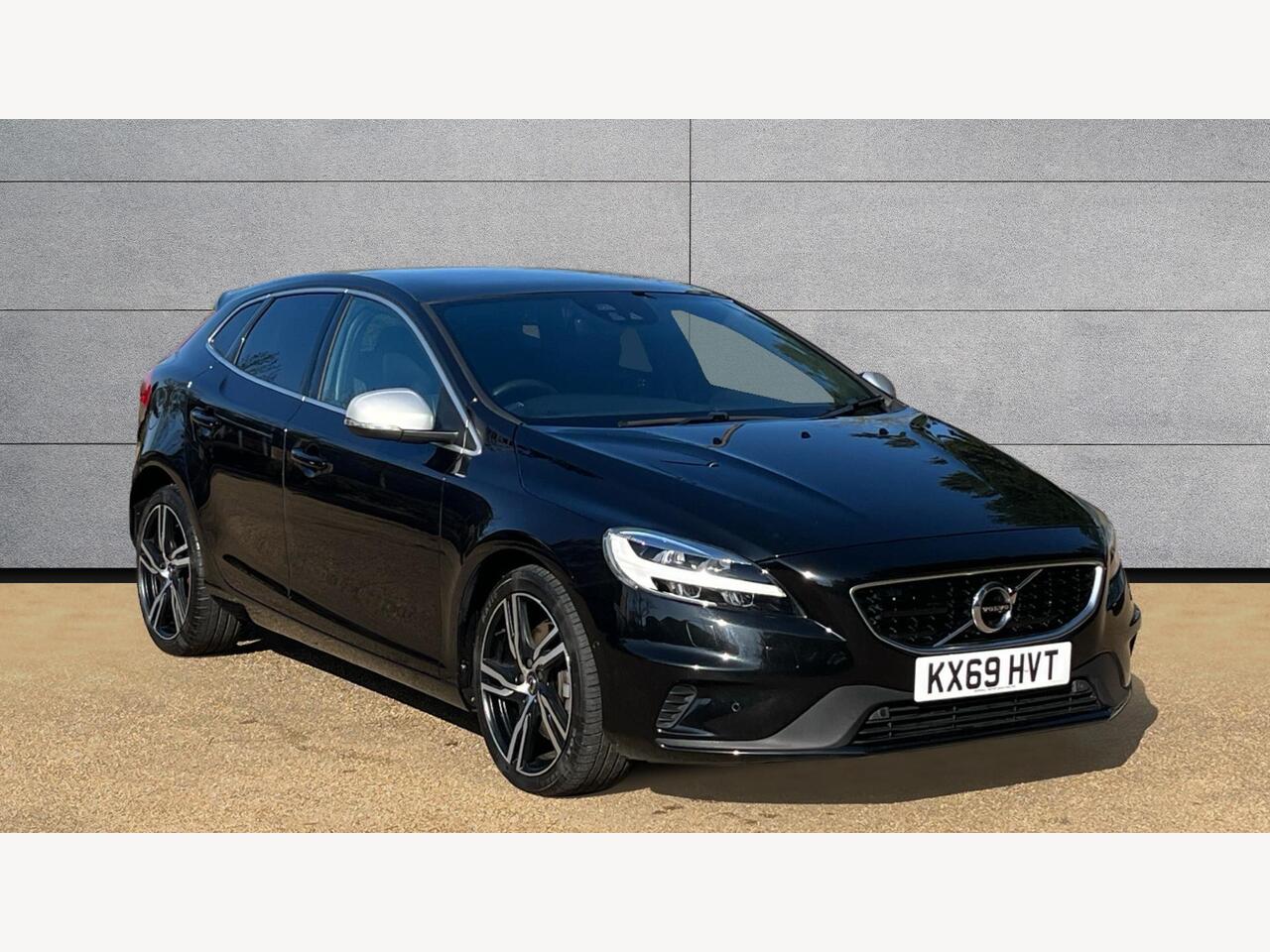 Main listing image - Volvo V40