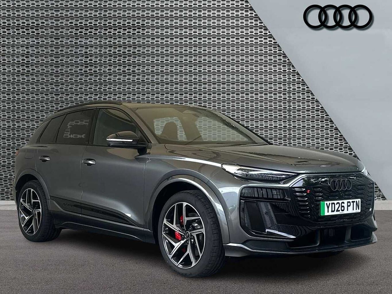 Main listing image - Audi Q6