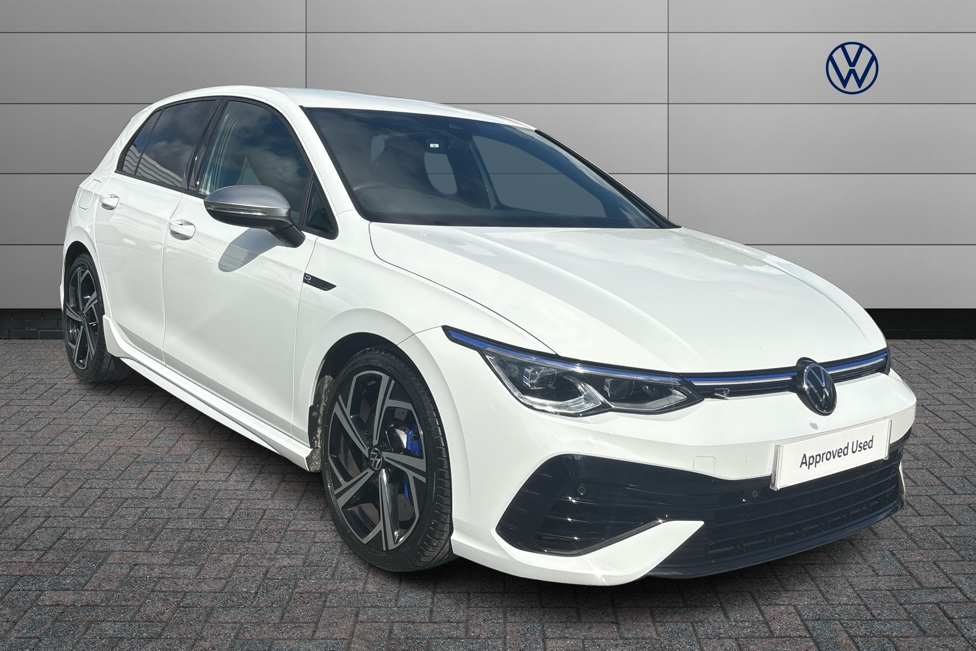 Main listing image - Volkswagen Golf R