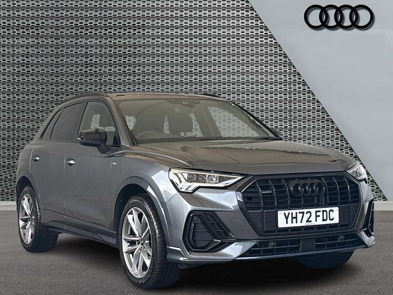 Main listing image - Audi Q3