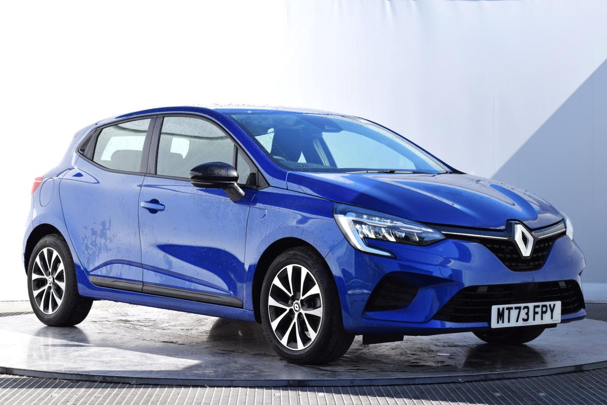 Main listing image - Renault Clio