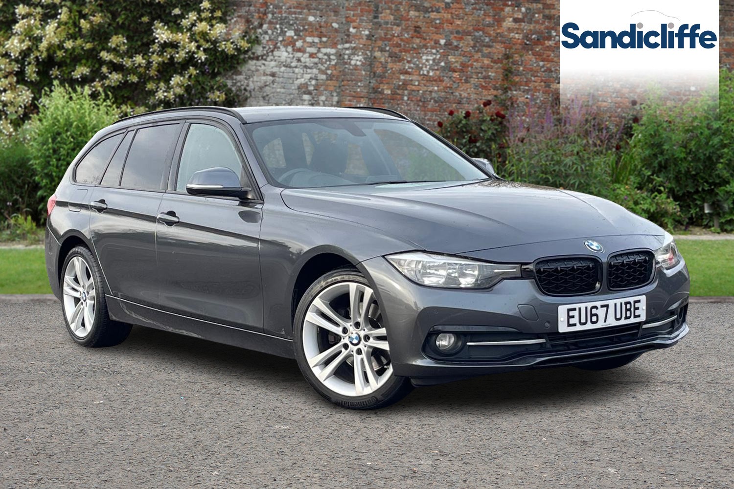 Main listing image - BMW 3 Series Touring