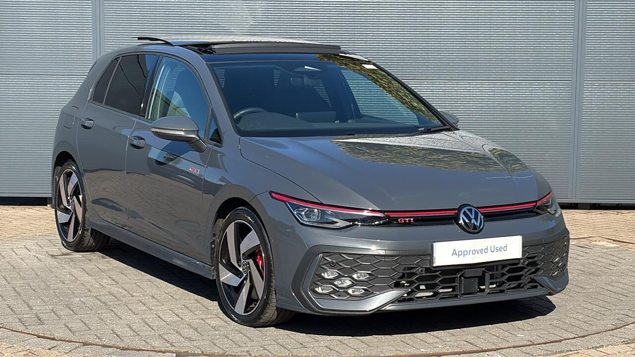 Main listing image - Volkswagen Golf