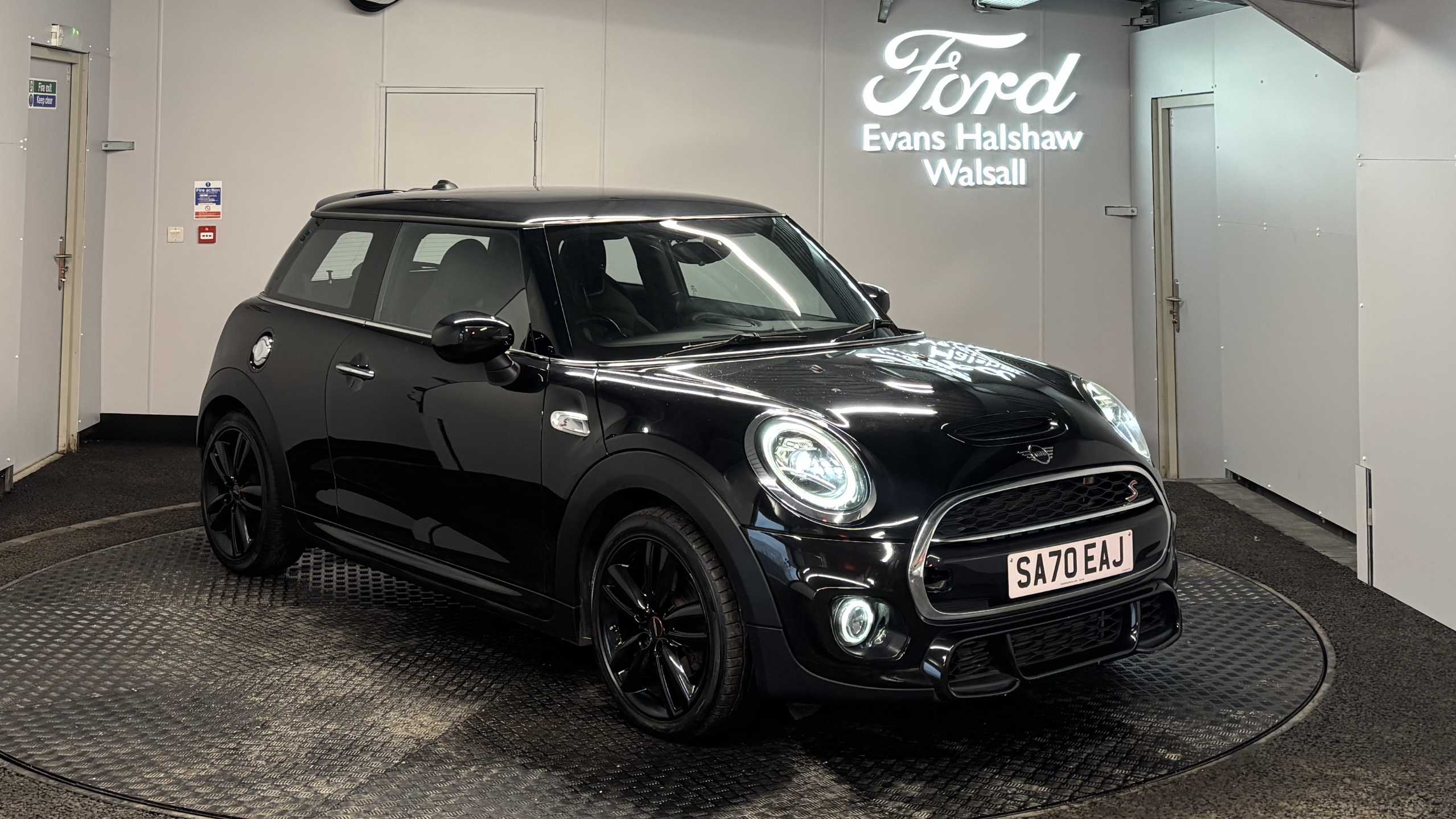 Main listing image - MINI Hatchback