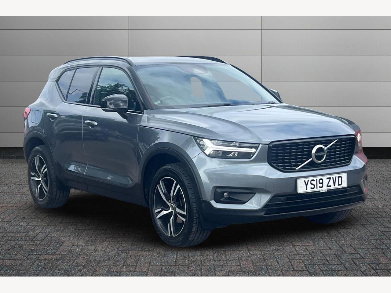 Main listing image - Volvo XC40