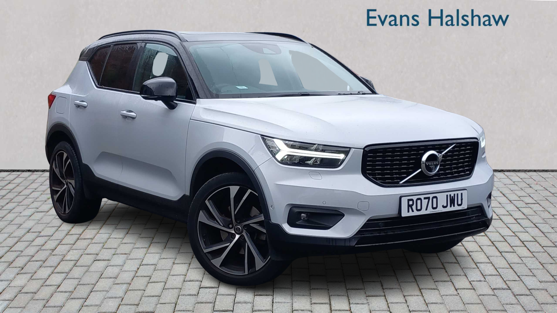 Main listing image - Volvo XC40