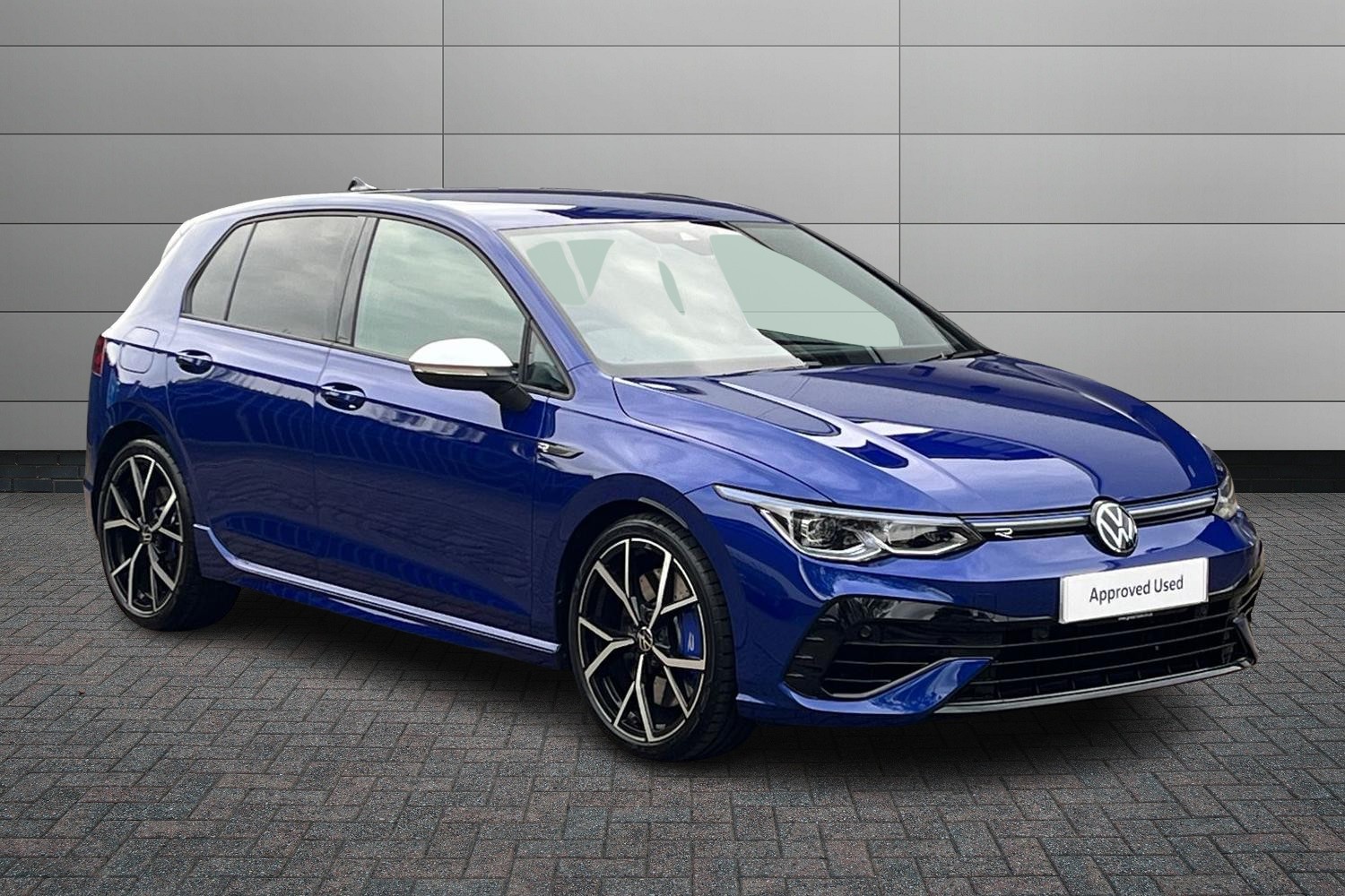 Main listing image - Volkswagen Golf R